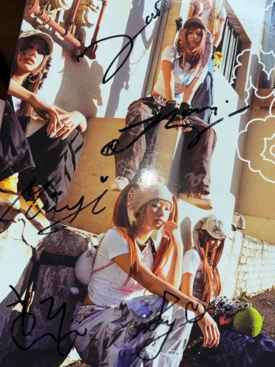 NewJeans（ニュージーンズ・ニュジ） サイン入り アルバム サイン OMG