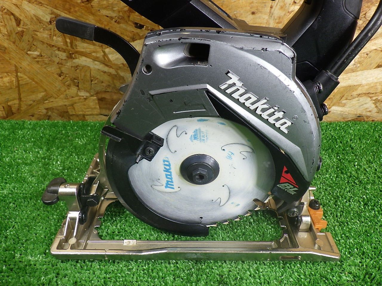 マキタ 充電式マルノコ HS 007 G 木材などの切断に 品