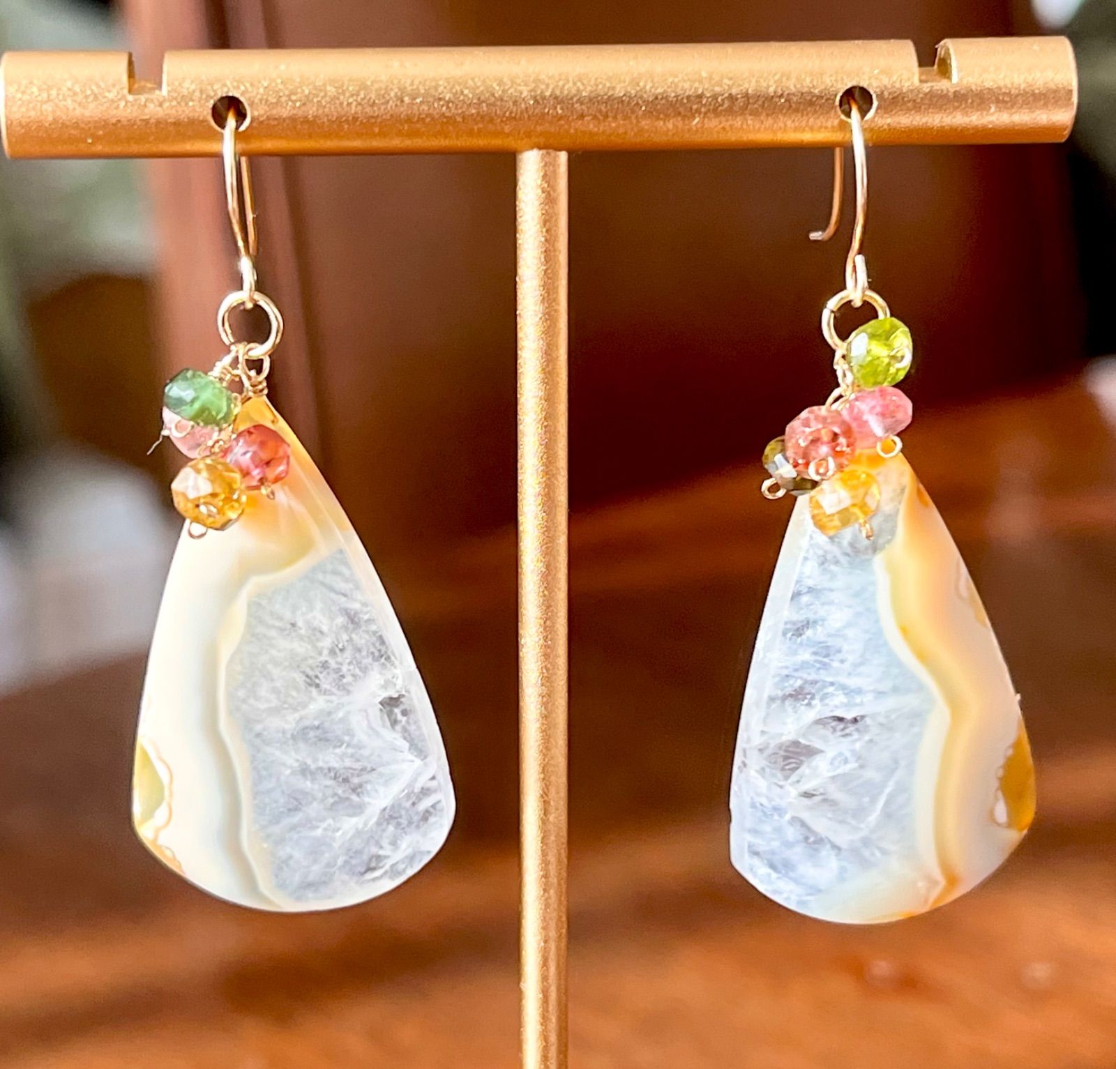 ホワイトプルームアゲートドゥルージーのピアス ホワイトプルームアゲートドゥルージーのピアス