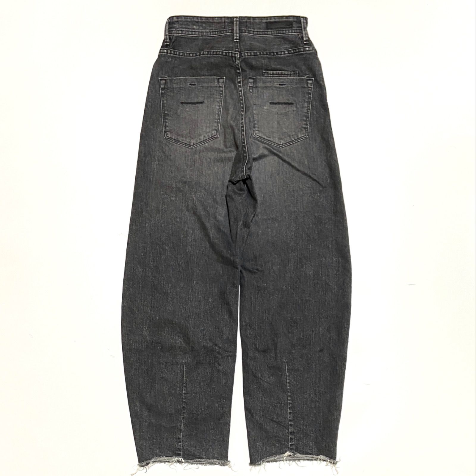 【YANUK】 LAURA カーブテーパード グレー / 25 YANUK(ヤヌーク)】 カーブテーパード LAURA｜PARIGOT ONLINE（パリゴ