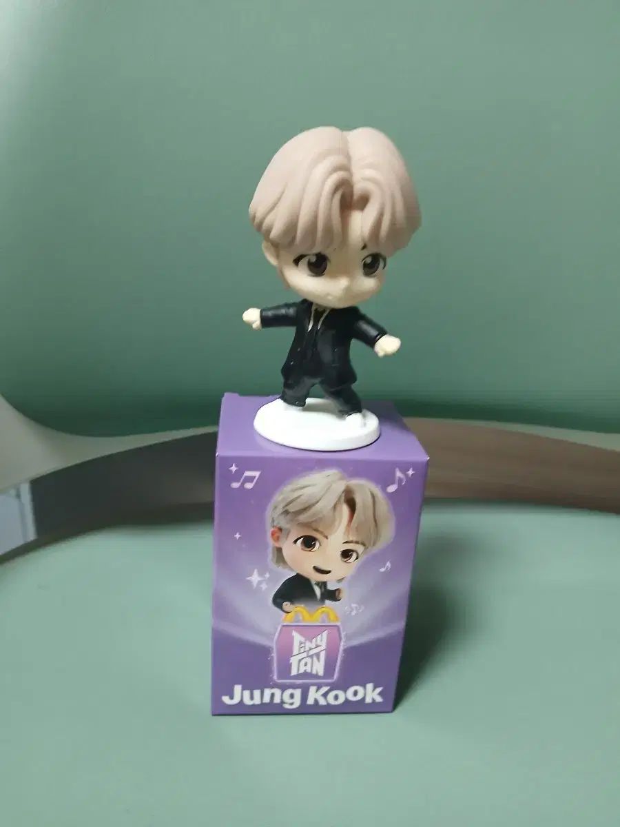 マクドナルド BTS ミニ フィギュア フルセット + トレカ - メルカリ