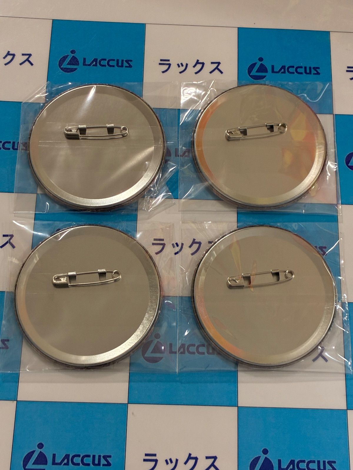 進撃の巨人 あたりツキ！ トレーディング缶バッジ サシャ - メルカリ