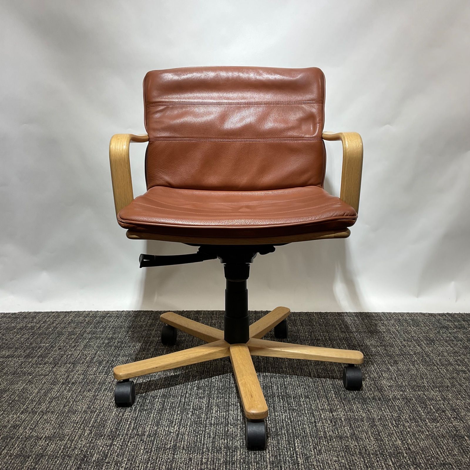 Conde House・カンディハウス】ラベンダー ダイニング(21) アーム