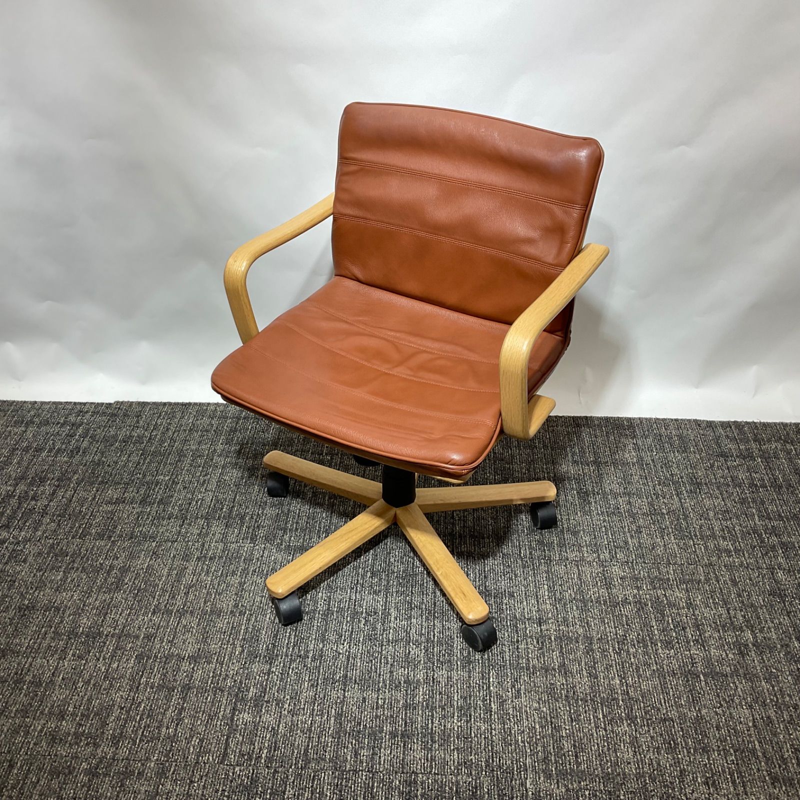 Conde House・カンディハウス】ラベンダー ダイニング(21) アーム