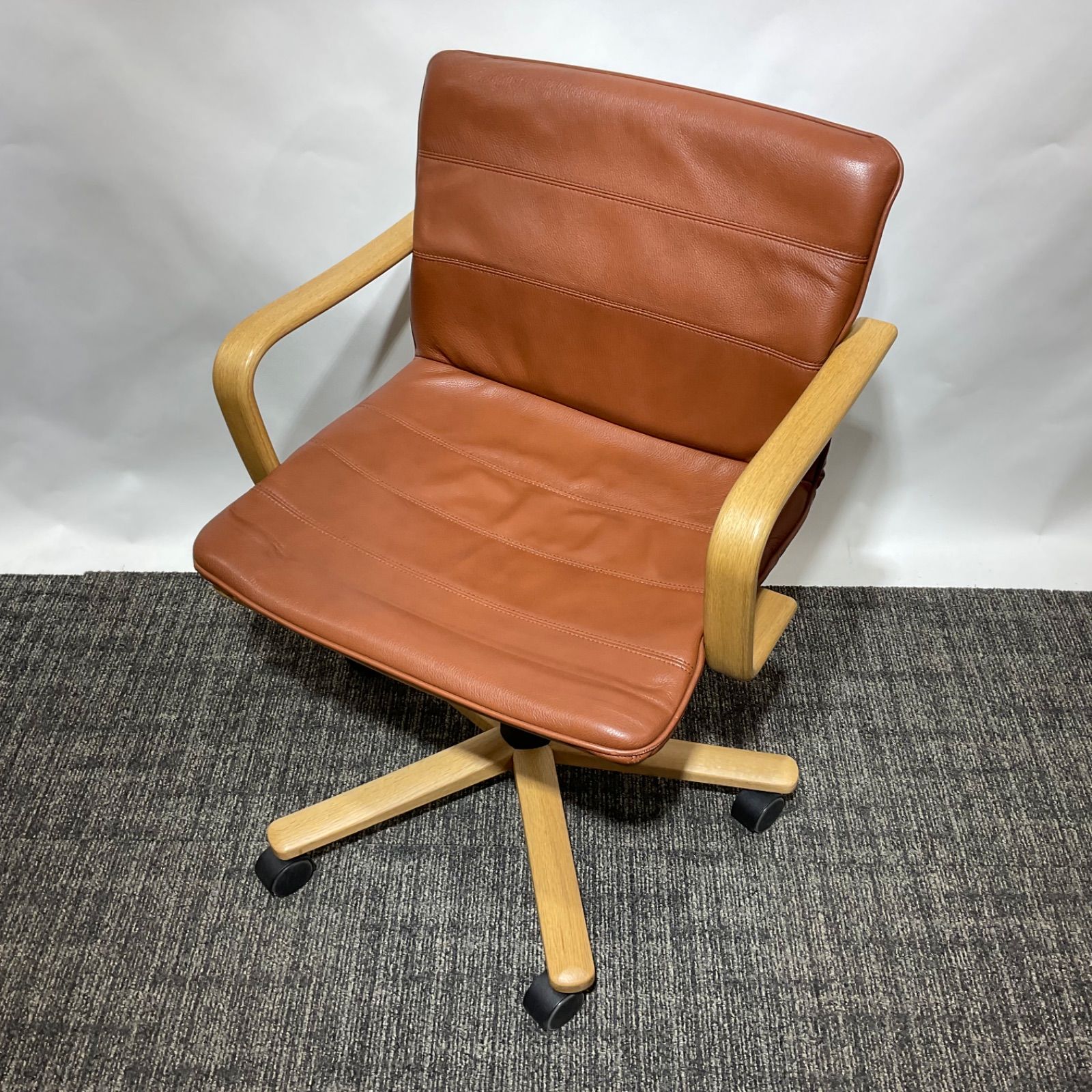 Conde House・カンディハウス】ラベンダー ダイニング(21) アーム