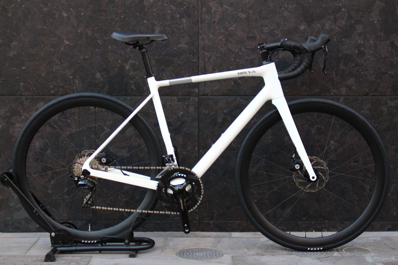 ビシャ 毘沙 四号機 BIS 004 Mサイズ シマノ 105 R 7000 MIX 11 S 機械式DISC カーボン ロードバイク