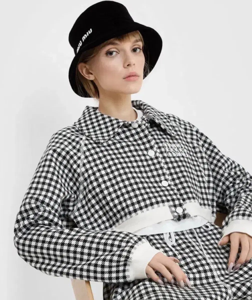 S MIU ミュウミュウ ロゴツアーベルベットバケットハット帽子キャップ シモンロシャ