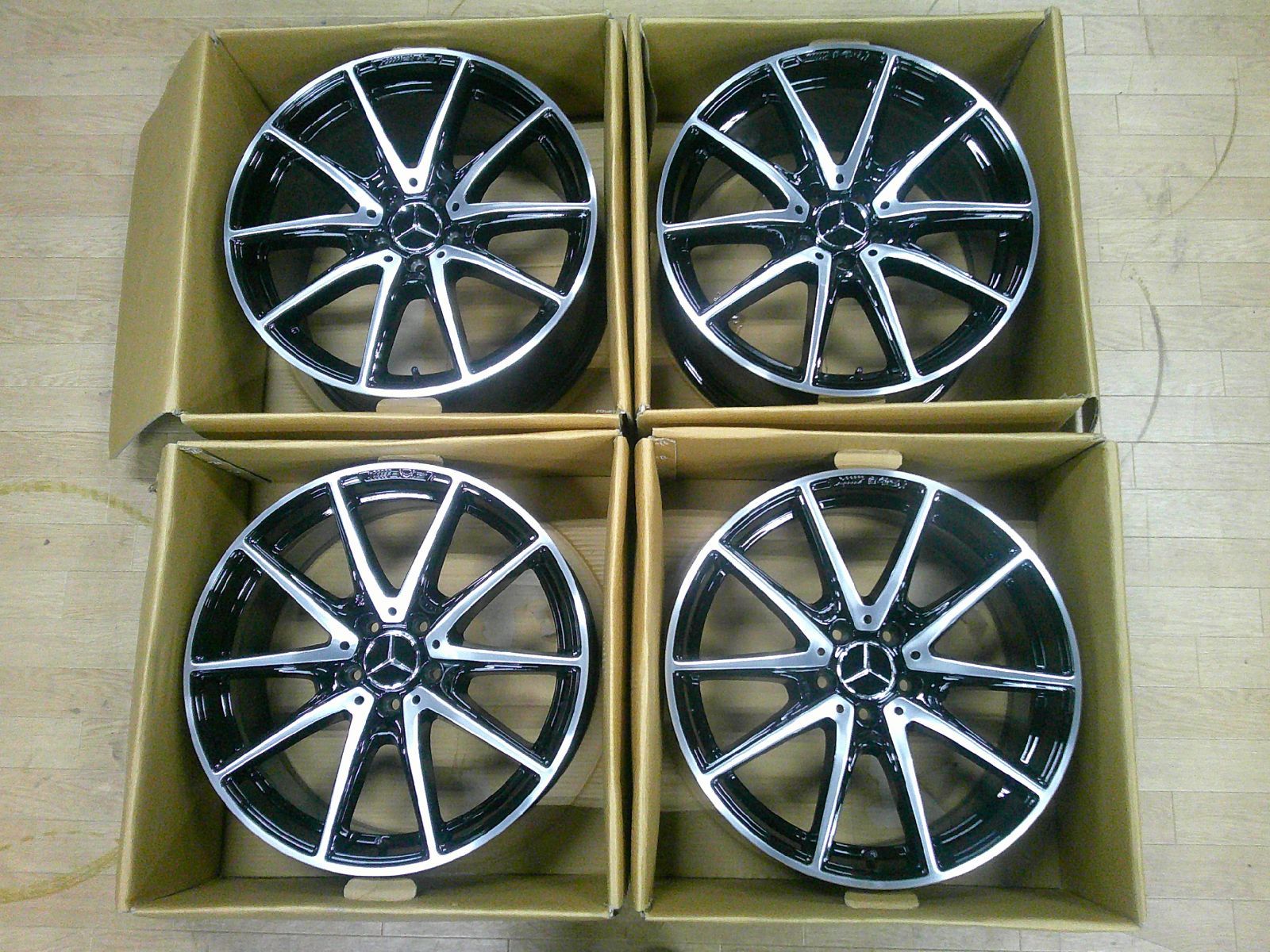 超 メルセデスベンツ Eクラス W 213 AMG 19インチ エクスクルーシブパッケージ ブラポリ 8 J 43 9 49 4本