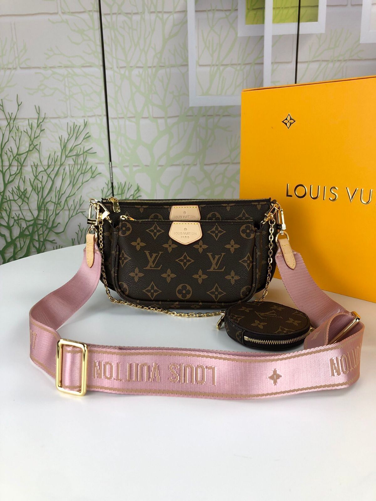LOUIS VUITTON ルイヴィトン ショルダーバッグ ミュルティポシェット