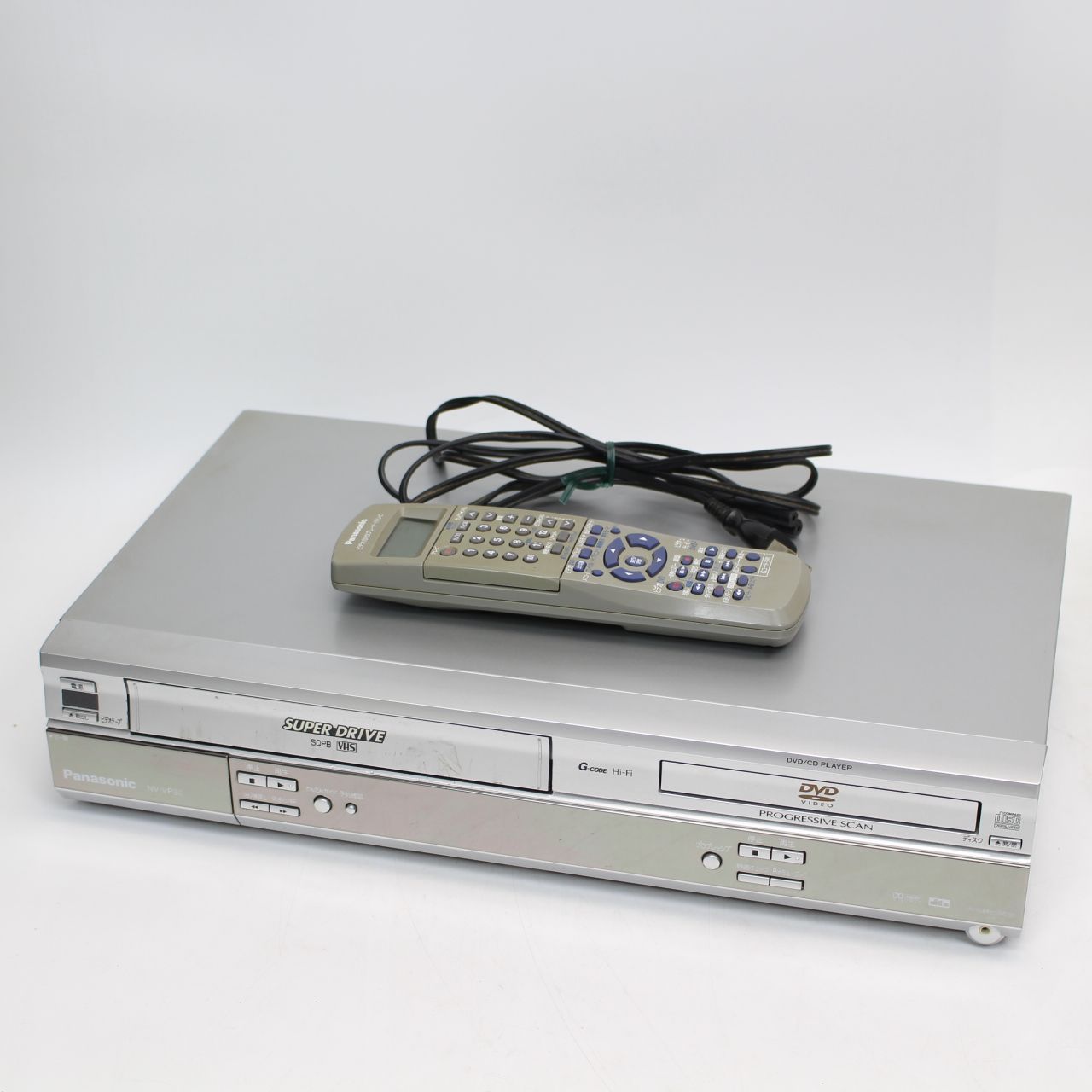 138)Panasonic パナソニック DVDプレーヤー一体型ビデオ NV-VP30 2003