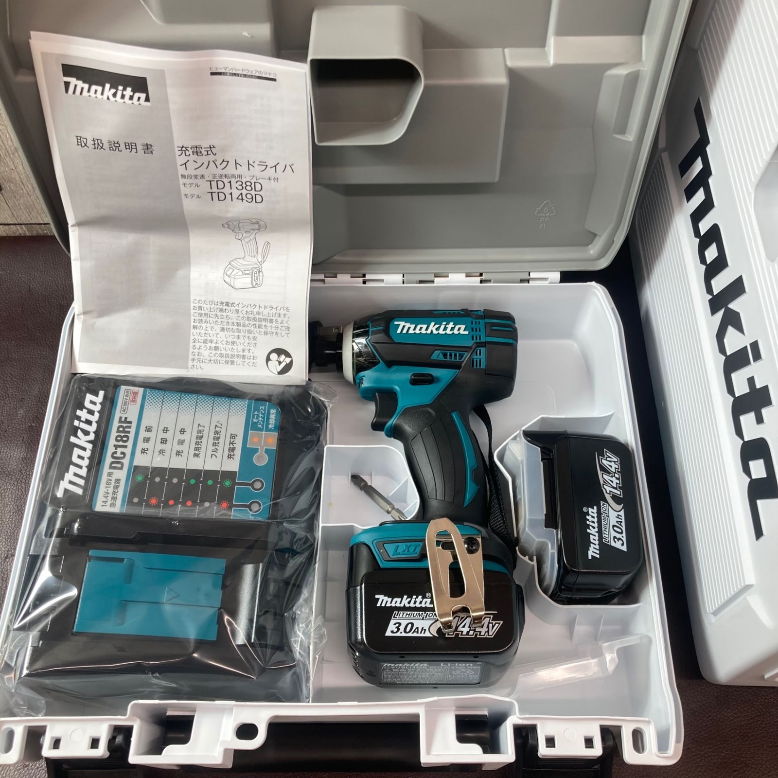店頭 マキタ makita コードレスインパクトドライバー 3台セット