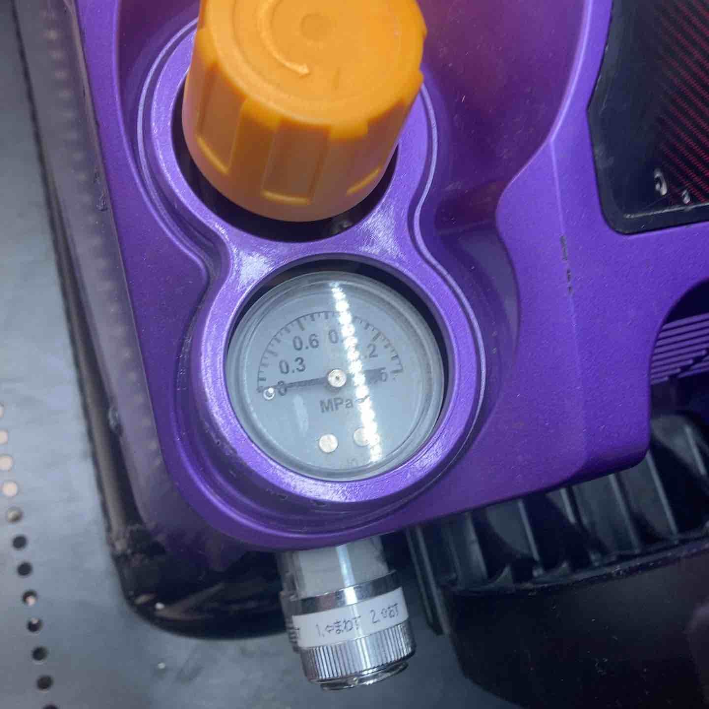 高圧エアコンプレッサー