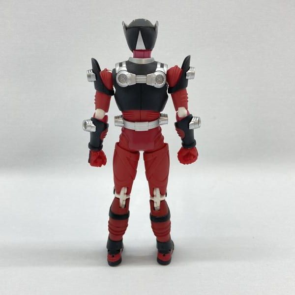 中古】バンダイ S.H.Figuarts 仮面ライダー龍騎＆ドラグレッダーセット