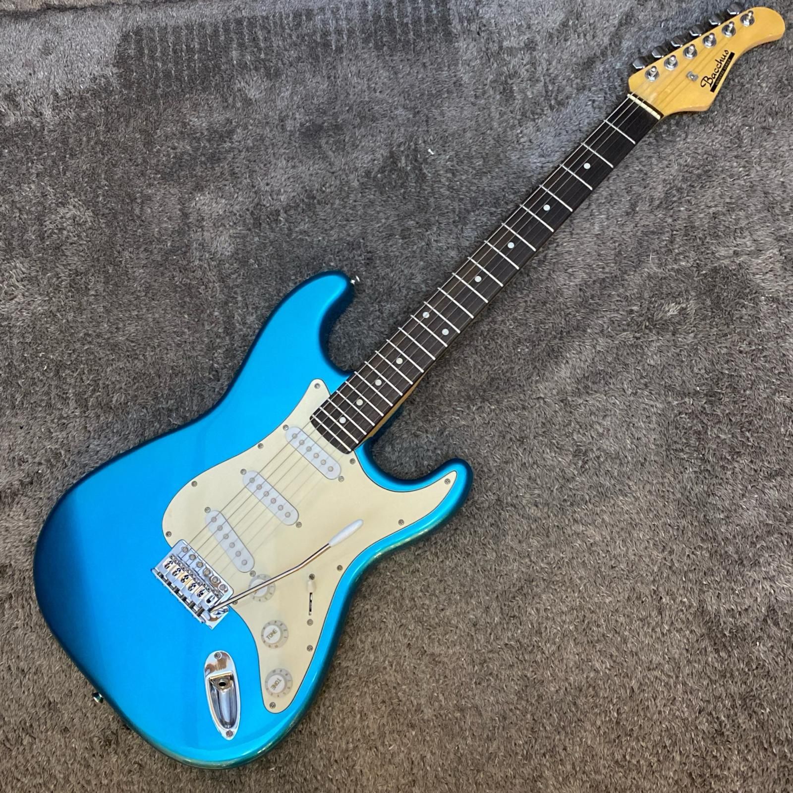 尾張小牧店】【楽器】 中古 Bacchus | バッカス ギター Universe