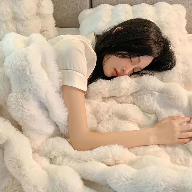 商品 ふわとろ毛布 もこもこ毛布 ブランケット とろとろ ふわふわ ダブル ラビットファー調 ひざ掛け 掛け毛布 もうふ ラグジュアリーウォームおしゃれ 合わせ あったかい 暖かい 秋冬 掛け布団 あったか 厚手 保温 防寒対策 冷房対策 洗える 1