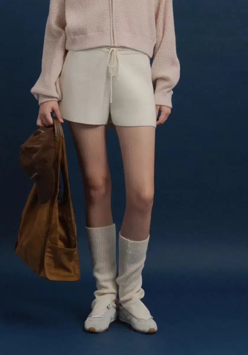 新品 Fyeo ポニー ニット ショーツ ズボン アイボリー M タグ付き