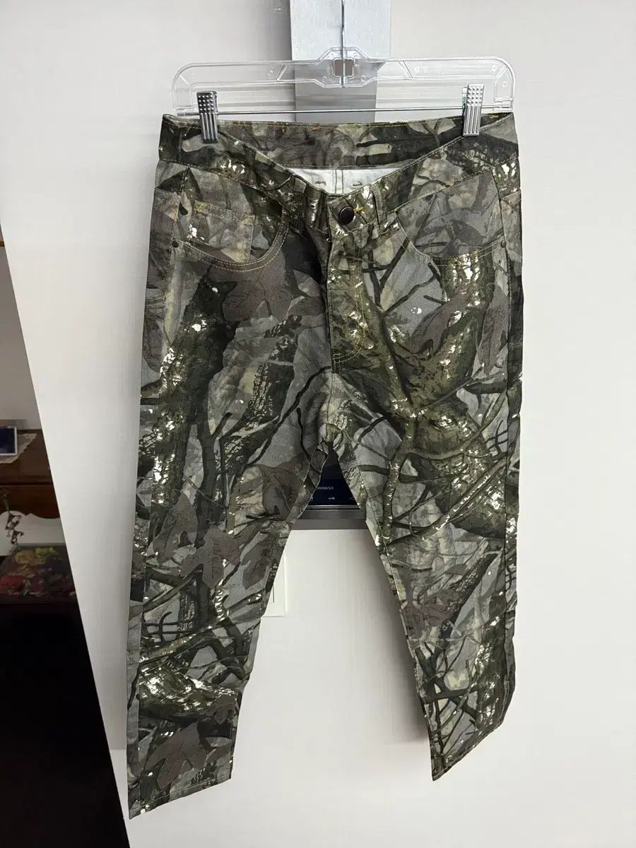 erdツリーパータン ストレートデニム