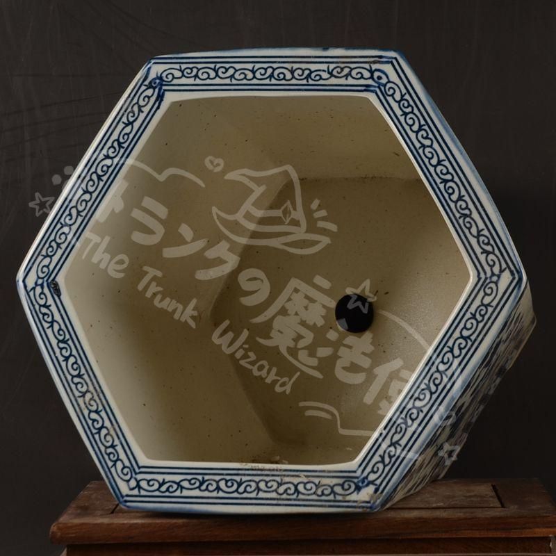 景徳鎮 青花纏枝紋六方植木鉢 陶磁器 盆栽鉢 工芸品 置物 新年ギフト景徳鎮 青花纏枝紋六方植木鉢 陶磁器 盆栽鉢 工芸品 置物