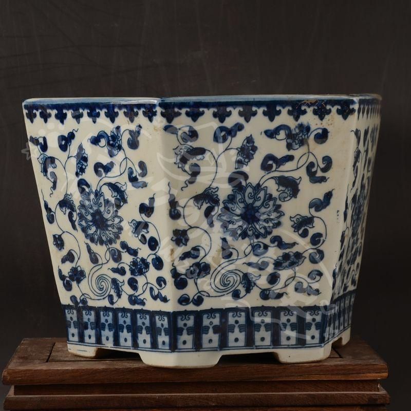 青花纏枝紋六方植木鉢 陶磁器 景徳鎮 盆栽鉢 工芸品 置物 新年ギフト景徳鎮 青花纏枝紋六方植木鉢 陶磁器 盆栽鉢 工芸品 置物