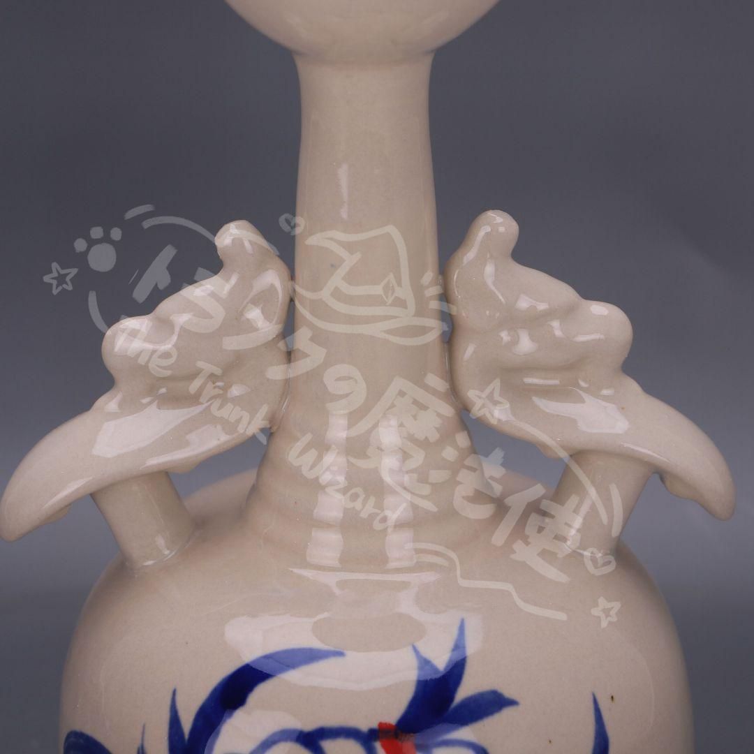 青花紅釉の両耳瓶 景徳鎮 陶磁器 装飾品 現代工芸品 美術品 置物 新年ギフト青花紅釉の両耳瓶 景徳鎮 陶磁器 卸売 装飾品 現代工芸品