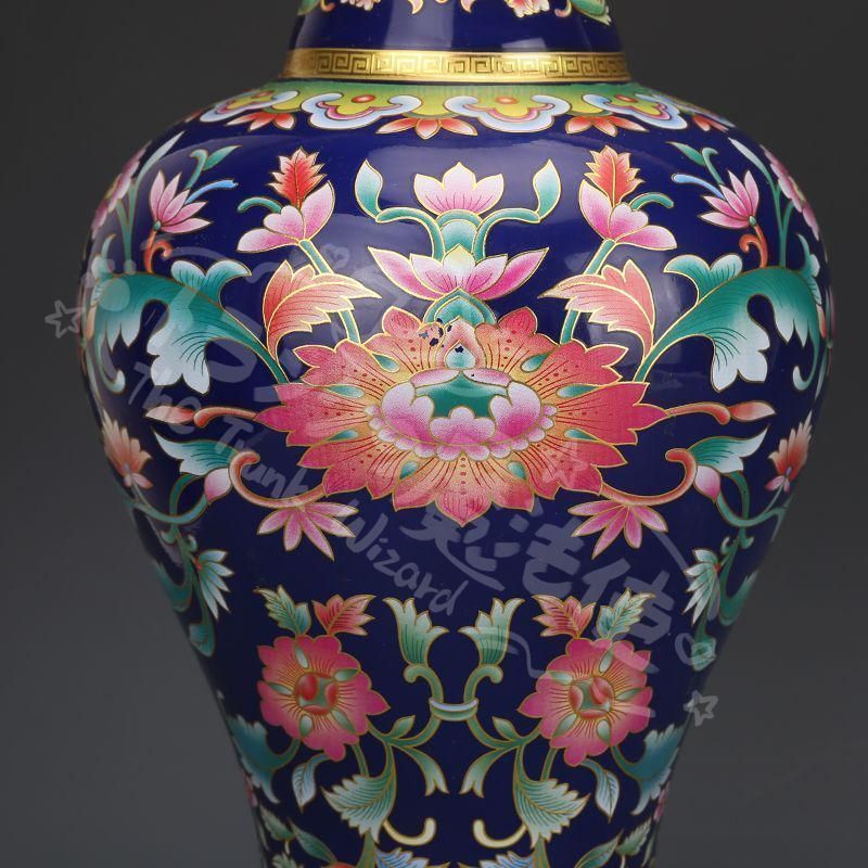 新年ギフト大清乾隆藍地琺瑯彩纏枝紋花瓶 景徳鎮 陶磁器 装飾品 現代