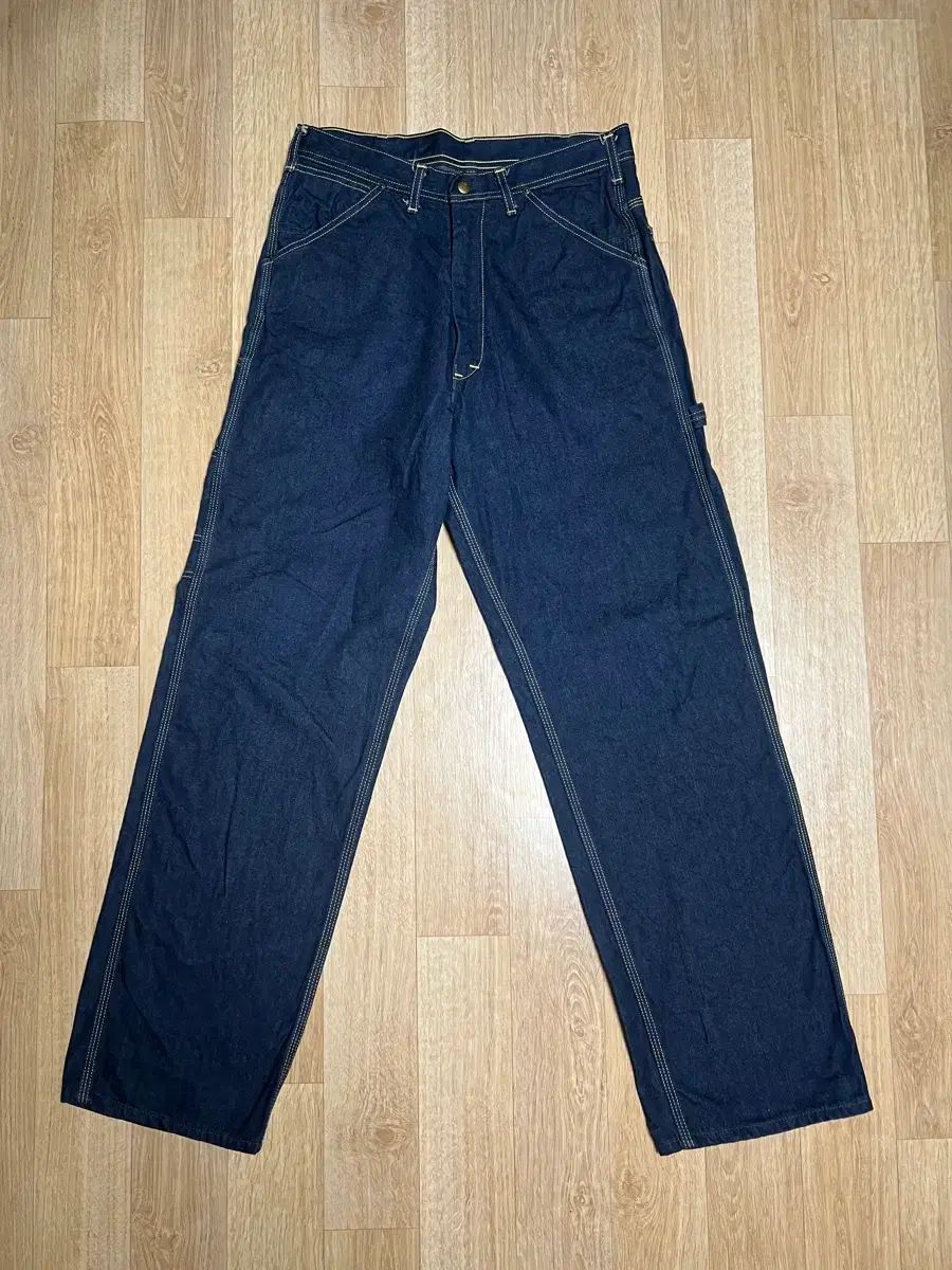 極美品 素敵な白い陶器製大型フレーム トップ 天使の彫刻付き