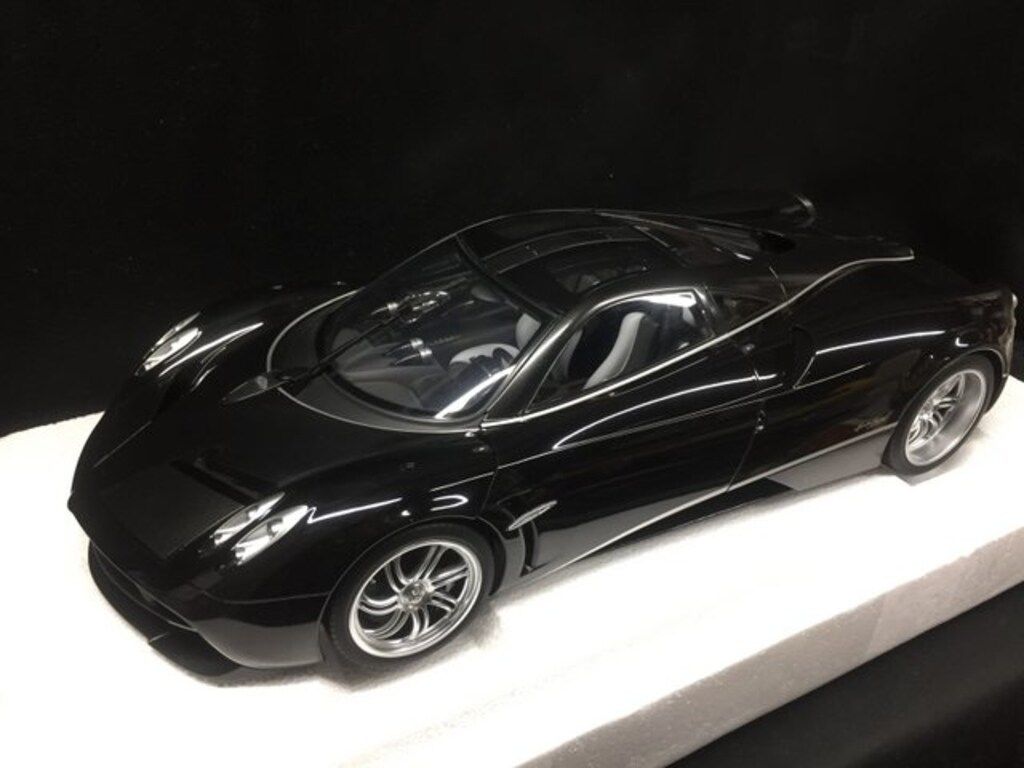オートアート AUTOart 1/43 パガーニ ウアイラ パガーニ ウアイラ 1／43 オートアートの通販
