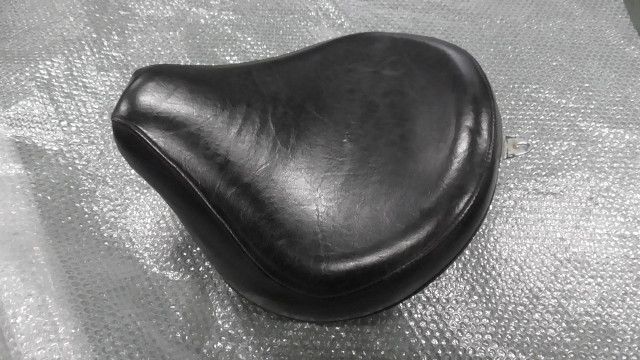 ドラッグスター400クラシック 4 TR の シート