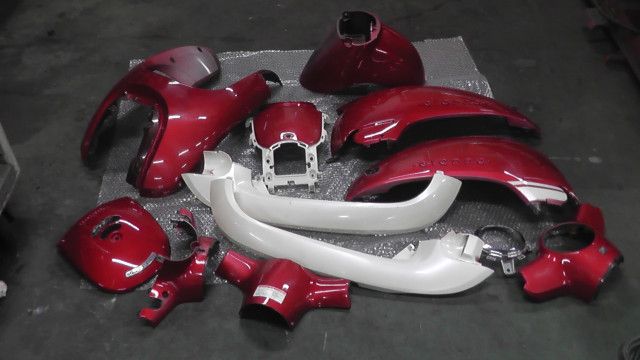 ジョルノ4スト GIORNO AF 70 の カウルセット 傷 爪折れ