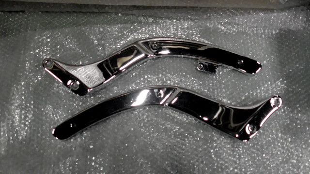 ドラッグスター400クラシック 4 TR の フェンダーモール