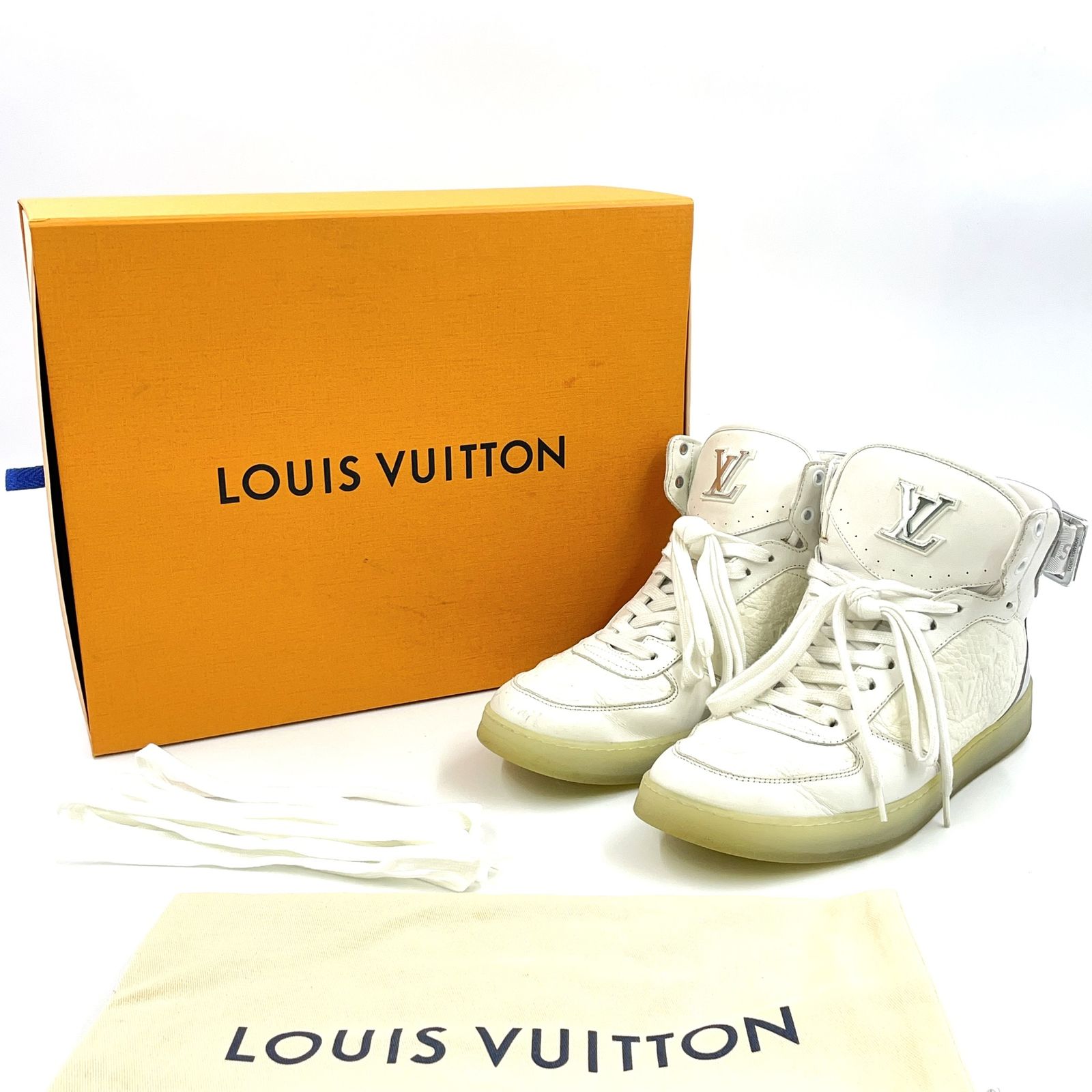 LOUIS VUITTON リヴォリライン モノグラムエンボス ハイカット