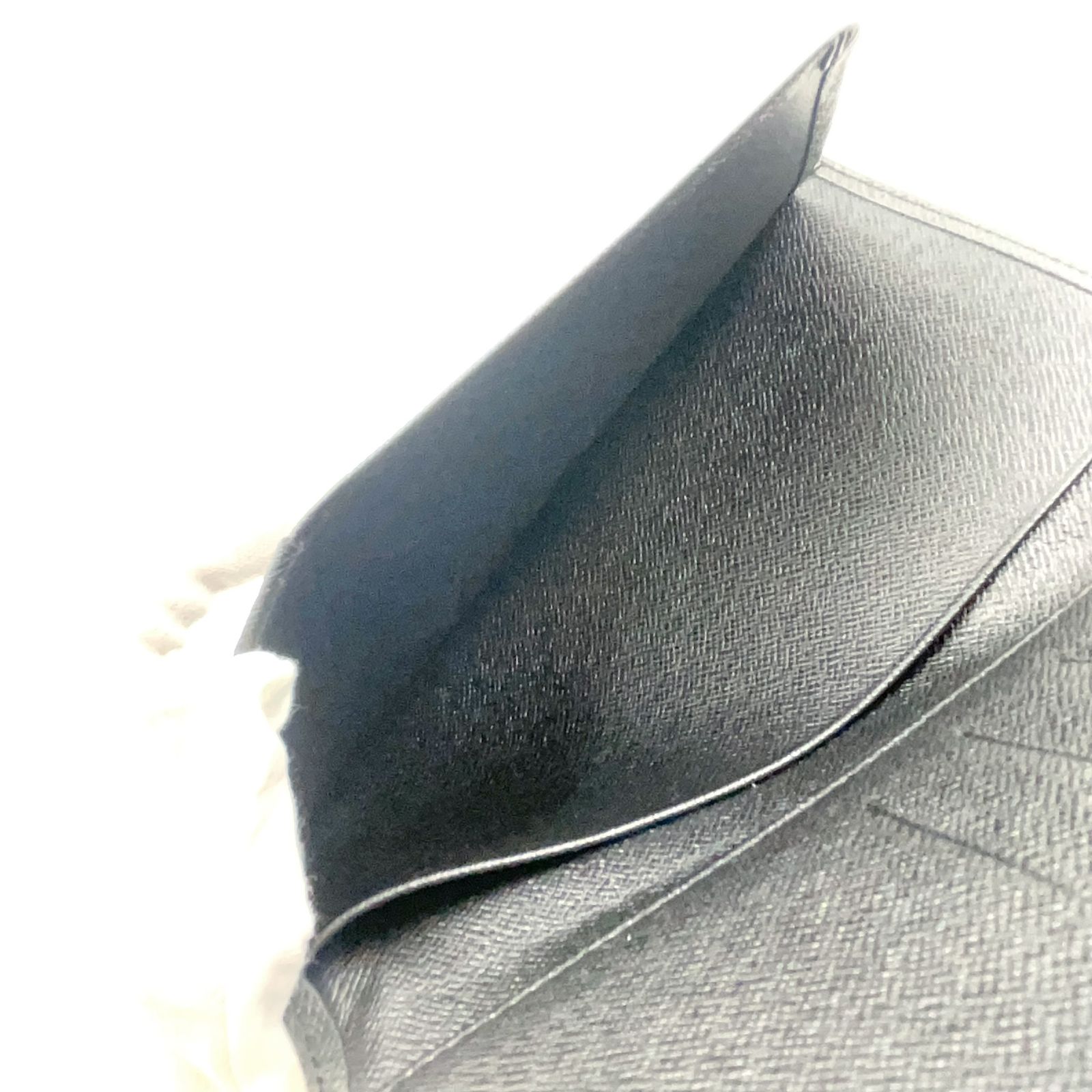 LOUIS VUITTON ポルト バルール カルトクレディ タイガ タイガ