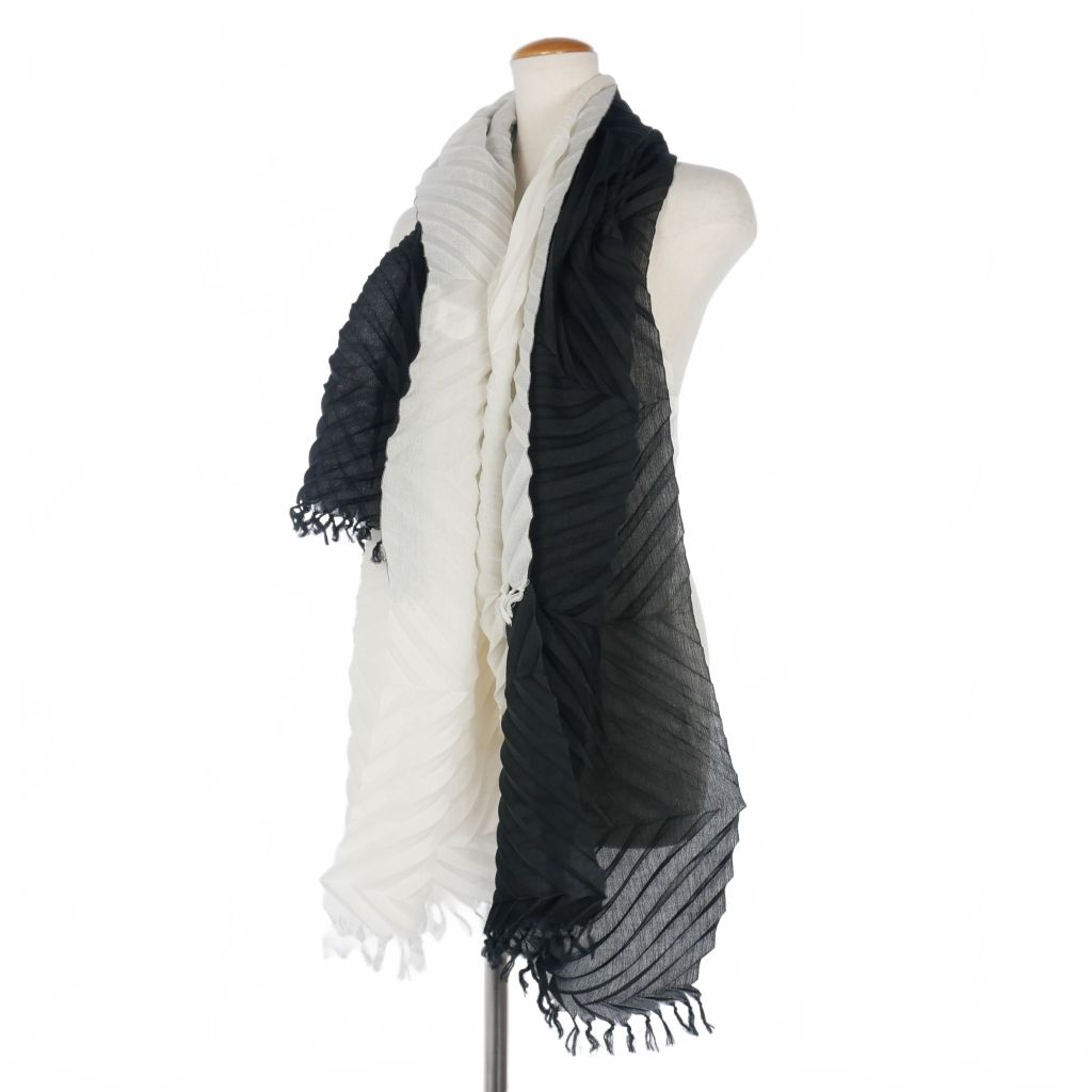 イッセイミヤケ ISSEY MIYAKE ジグザグプリーツ ストール スカーフ 白