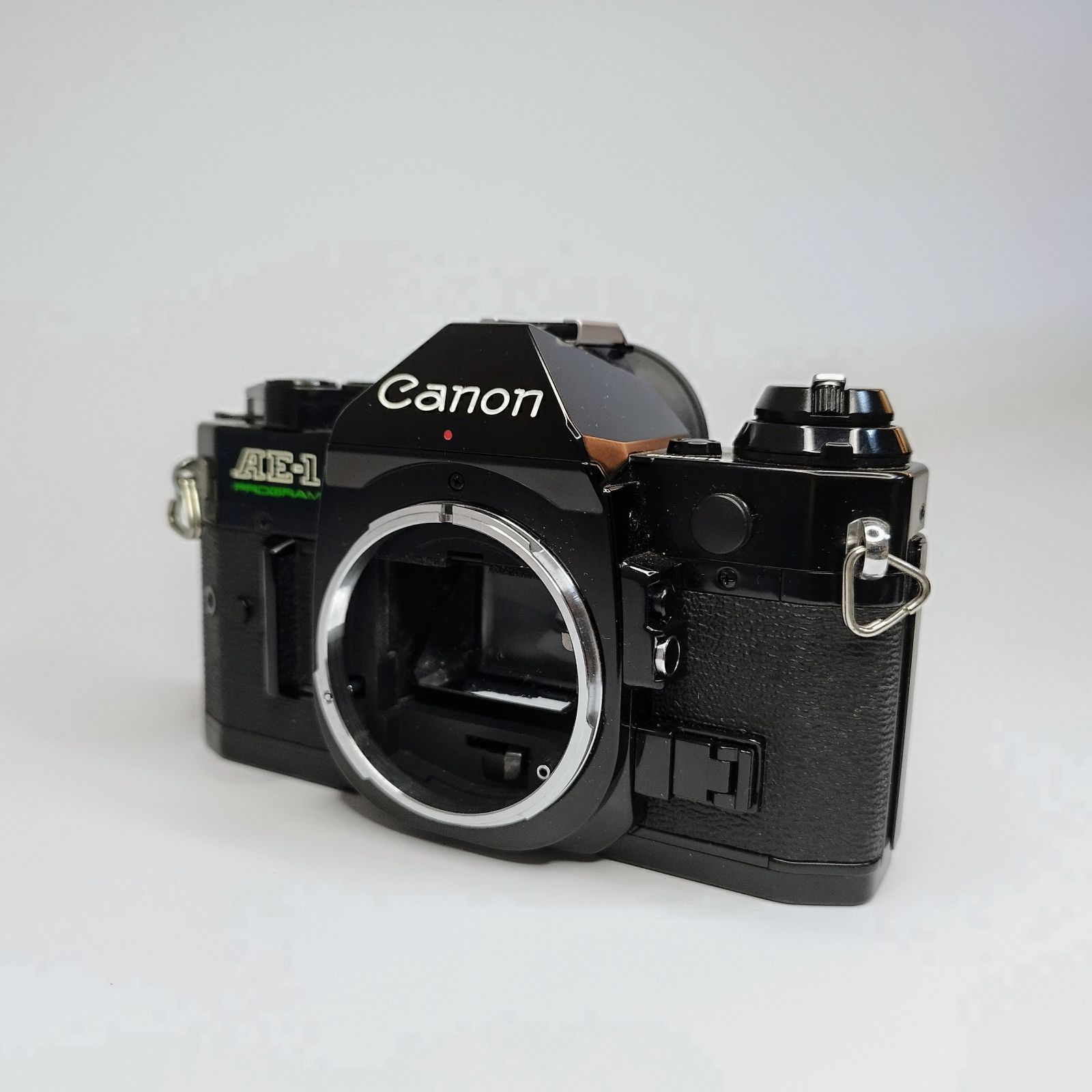 ​ CANON AE 1 PROGRAM ブラック ボディ 一眼レフ フィルムカメラ キャノン P の方にも ストラップ付き