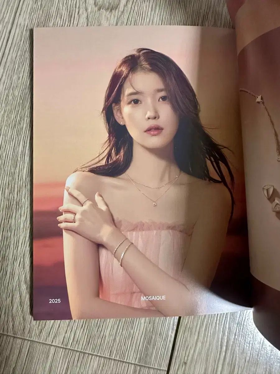 ジェイエスティナ 未開封 IU J.ESTINA ジェイエスティナ 写真集 IU