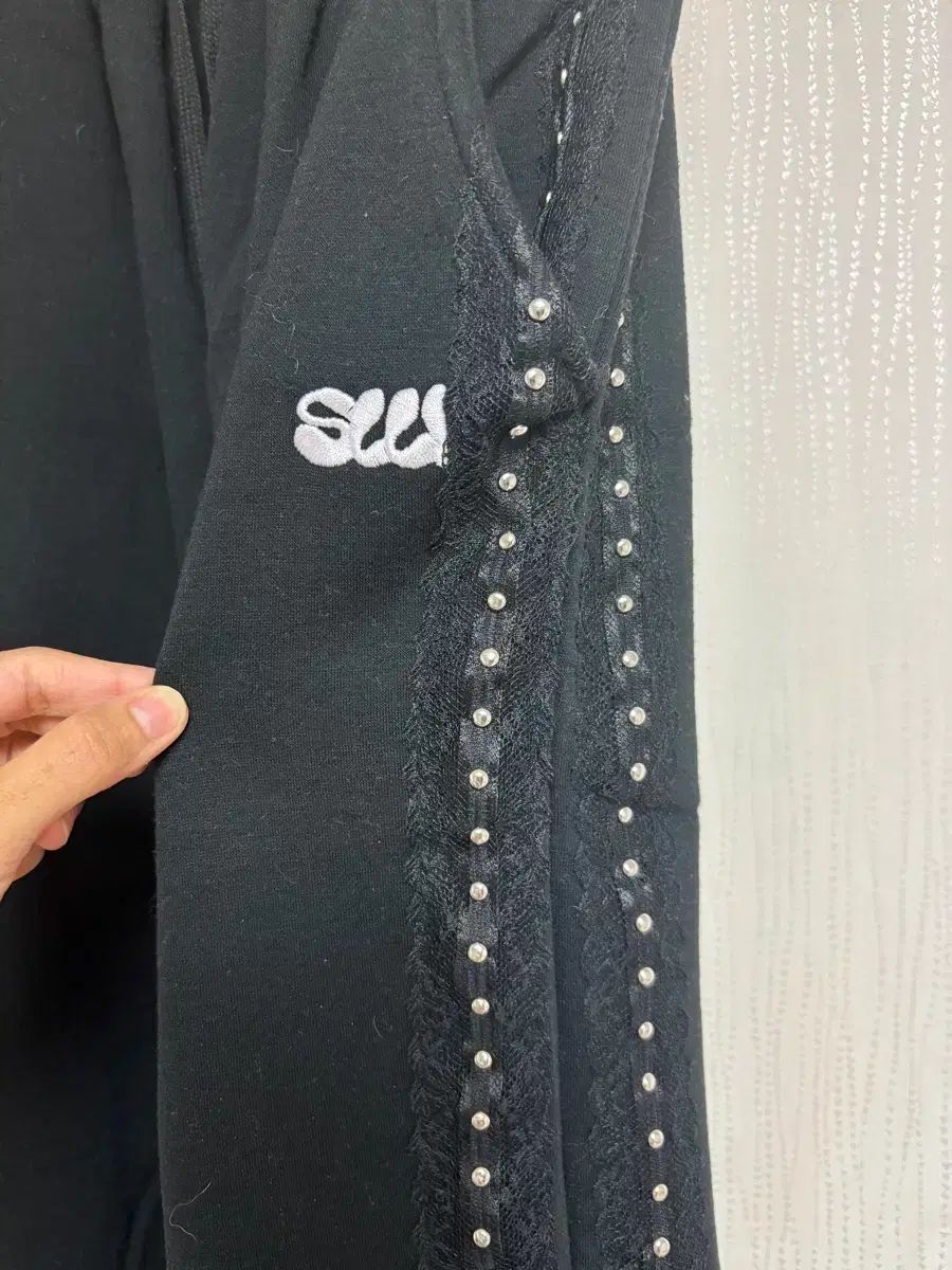 スウェットスウェット LACE STUD JOGGER PANTS - BLACK