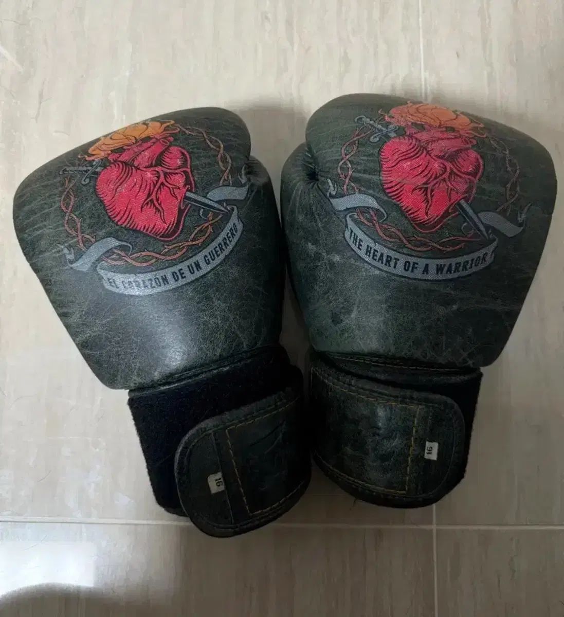 ハートデザイン ボクシング グローブ 16 oz