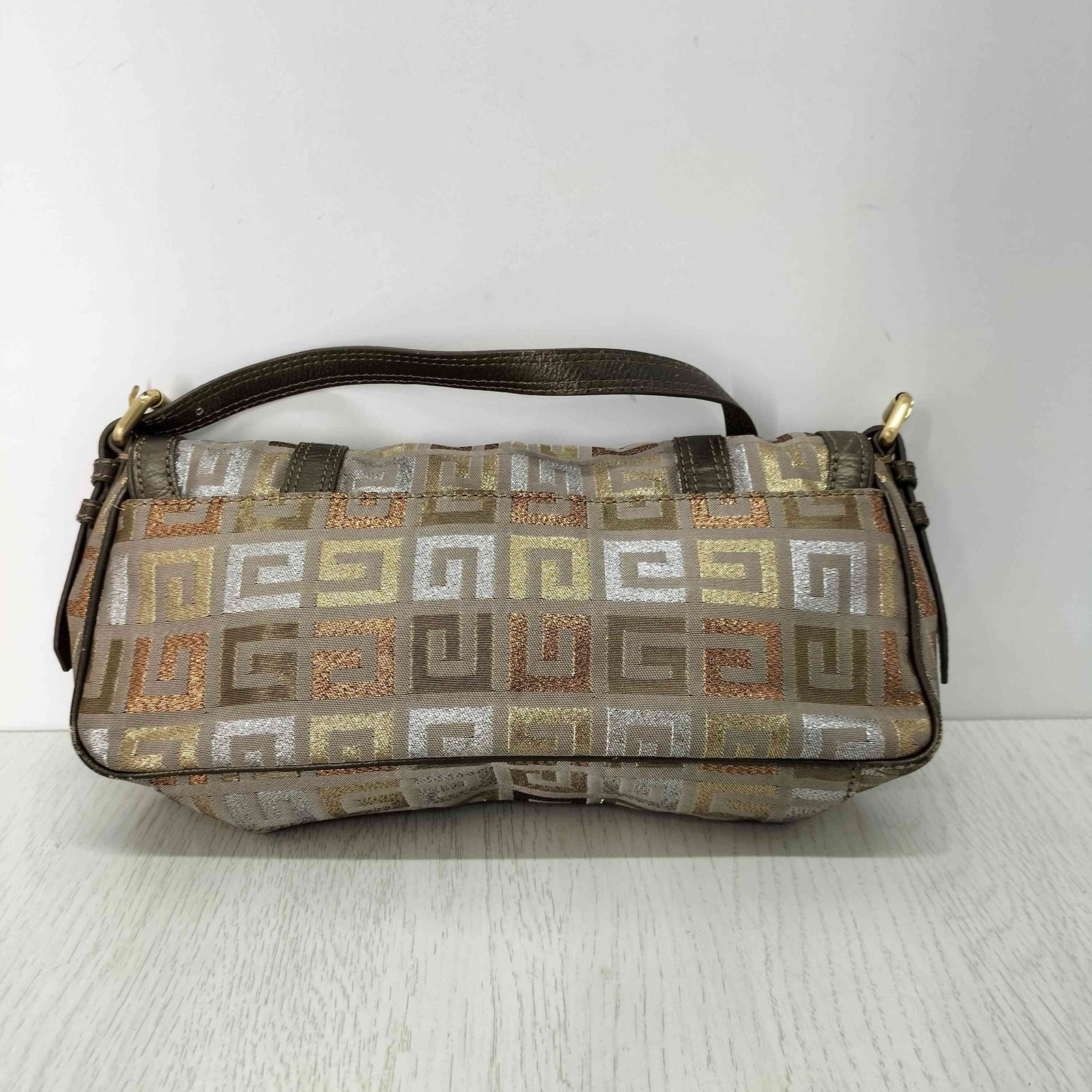 美品✨ GIVENCHY 4G ライトミニバックパック ロゴ ショルダーバッグ GIVENCHY】 SMALL 4G BAG (GIVENCHY/ショルダーバッグ・ポシェット