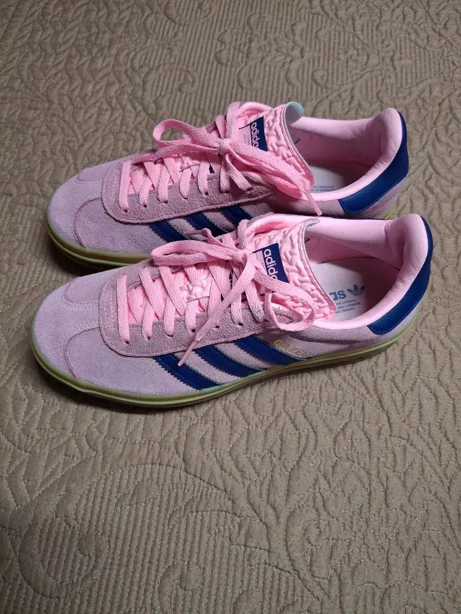 240 アディダス ガゼル レディース スニーカー 2114