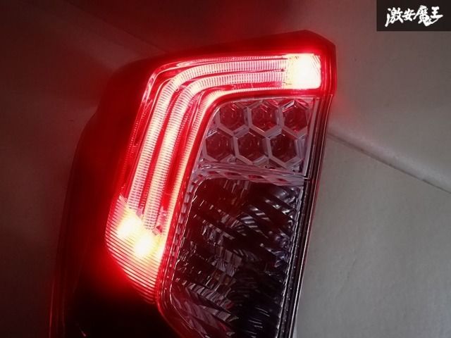 良品 純正 ホンダ フィットハイブリッド GP5 テールライト 右 ホンダ