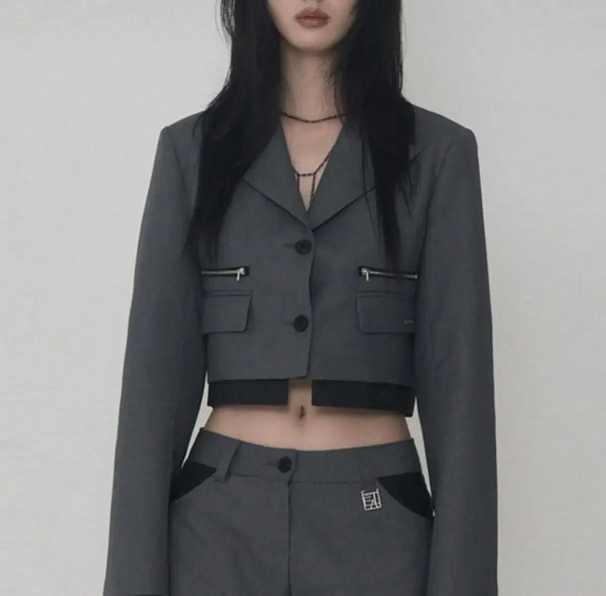 エトオソメ バイ レイヤー セットアップ クロップド ブレーザー グレー