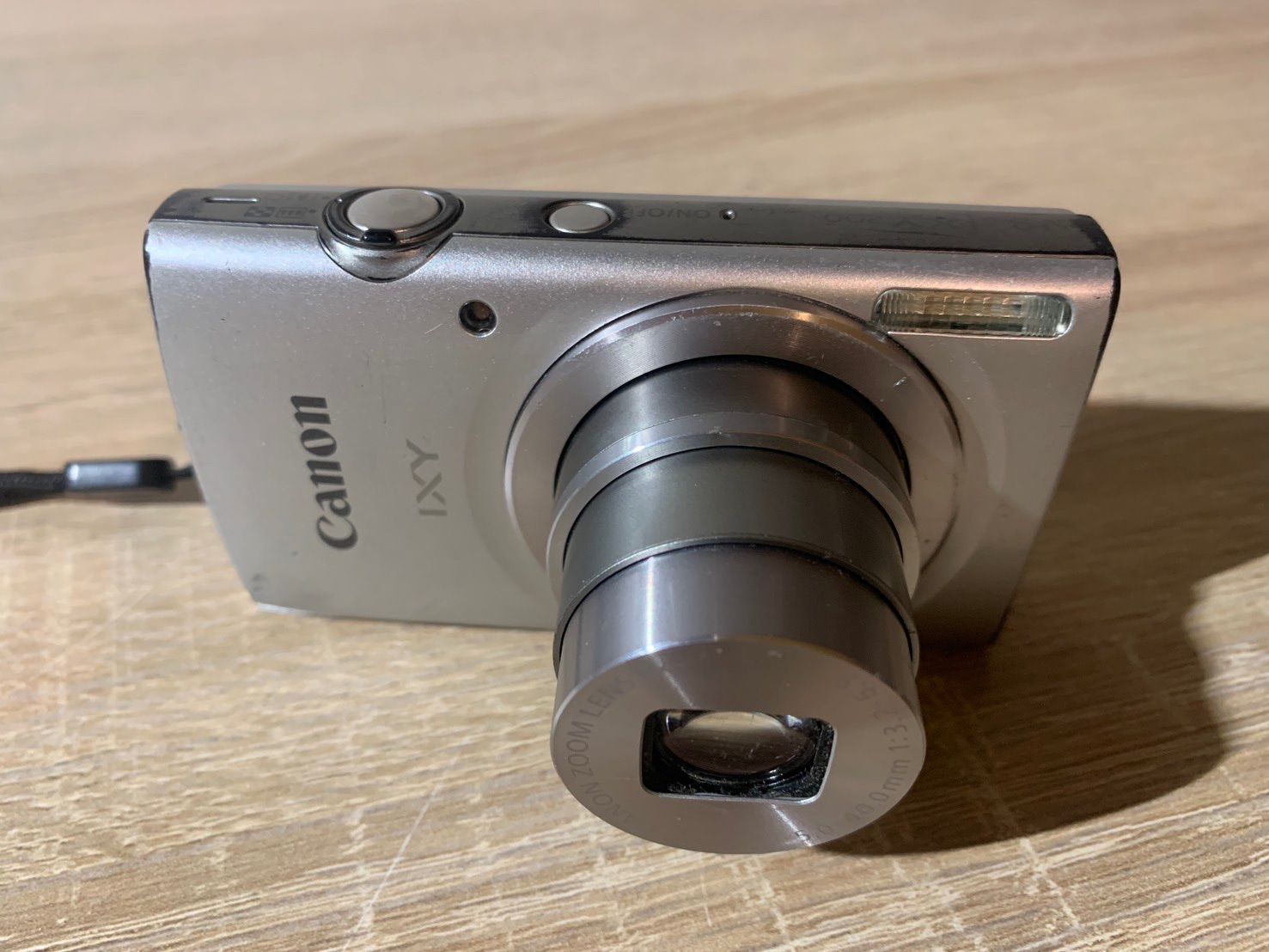 6916 Canon IXY 200 シルバー ジャンク品 デジカメ 節約 訳あり