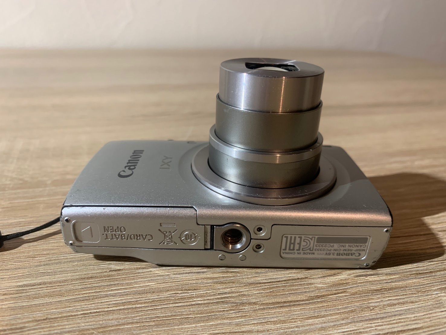 6916 Canon IXY 200 シルバー ジャンク品 デジカメ 節約 訳あり