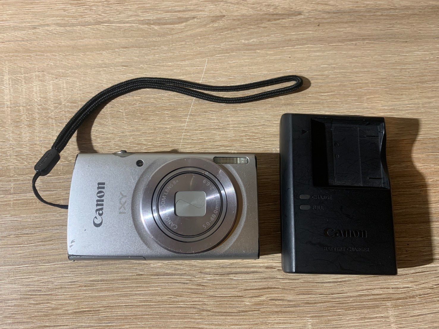 6916 Canon IXY 200 シルバー ジャンク品 デジカメ 節約 訳あり