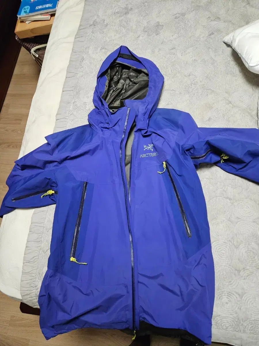 ARC TERYX アークテリクス ゴアテックス ジャケット Mサイズ