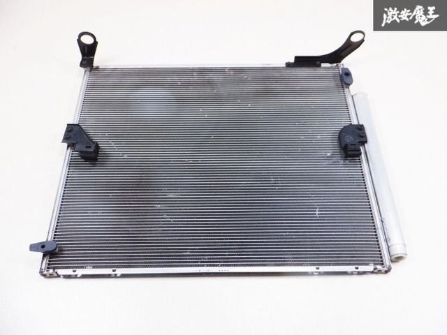 トヨタ純正 TRJ150W GDJ150W GDJ151W 150系 ランドクルーザー プラド TZ 後期 サイドステップ ウエルカムランプ付 左右 ランドクルーザー GDJ150W TRJ150W ランドクルーザープラド型式：3DA-GDJ150W（トヨタ）のクルマカタログ 型式:3DA-GDJ150W｜ランドクルーザープラド(トヨタ)の総合情報 中期