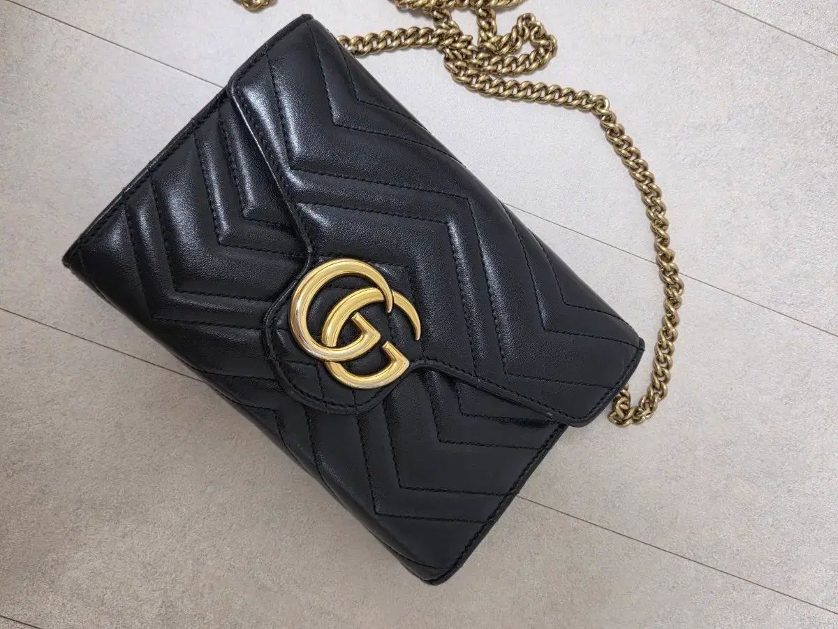 グッチ マーモント マトラッセ ミニ