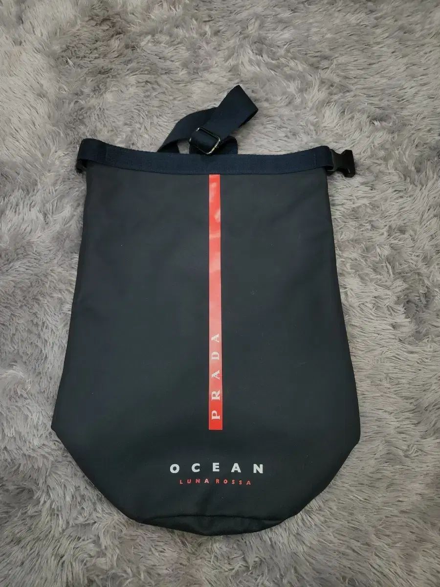 PRADA オーシャン ルナ ロッサ セーリングバッグ