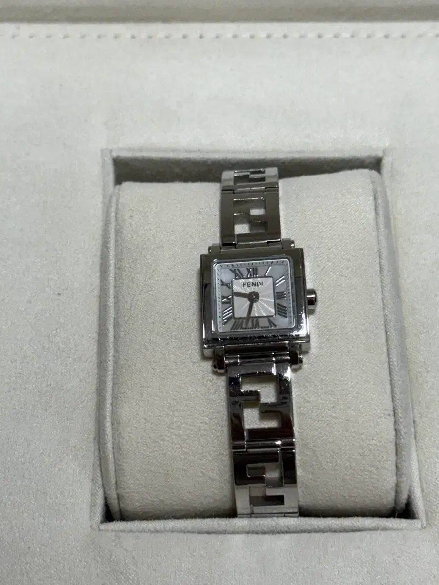  FENDI フェンディ レディース ファン 金属ベルト 時計