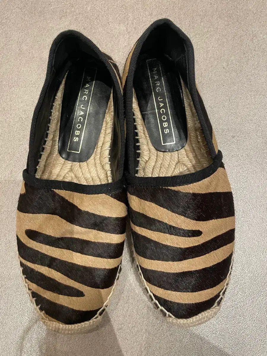 マークジェイコブス ゼブラ